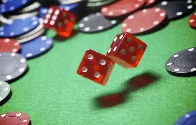 Tampilan responsif platform hongkongpool di perangkat mobile dengan streaming dealer langsung dan kontrol taruhan yang mudah diakses